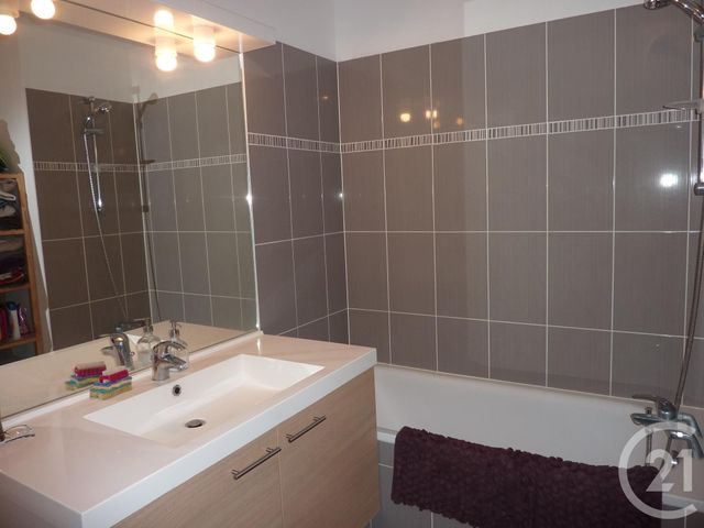 Appartement F3 à vendre - 3 pièces - 58.0 m2 - STRASBOURG - 67 - ALSACE - Century 21 Weibel Appartement F3 à vendre - 3 pièces - 58.0 m2 - STRASBOURG - 67 - ALSACE - Century 21 Weibel
