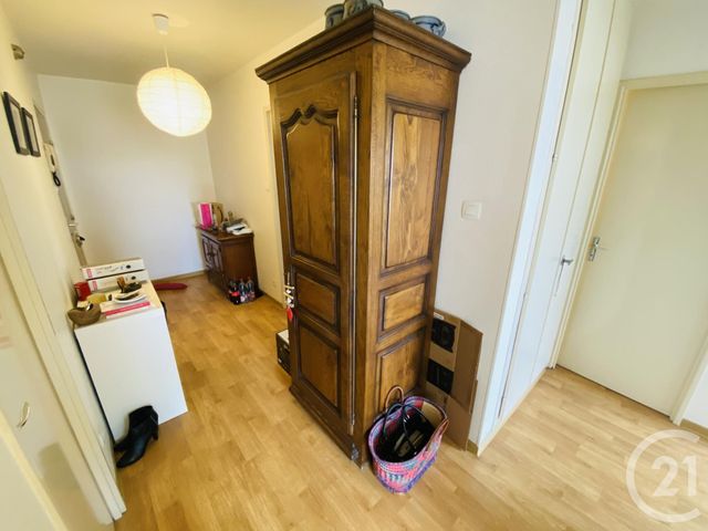 Appartement F3 à louer - 3 pièces - 72.95 m2 - ILLKIRCH GRAFFENSTADEN - 67 - ALSACE - Century 21 Weibel Appartement F3 à louer - 3 pièces - 72.95 m2 - ILLKIRCH GRAFFENSTADEN - 67 - ALSACE - Century 21 Weibel