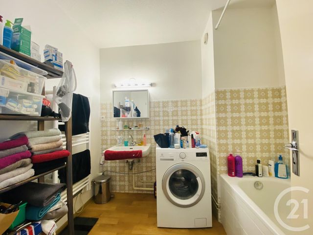 Appartement F3 à louer - 3 pièces - 72.95 m2 - ILLKIRCH GRAFFENSTADEN - 67 - ALSACE - Century 21 Weibel Appartement F3 à louer - 3 pièces - 72.95 m2 - ILLKIRCH GRAFFENSTADEN - 67 - ALSACE - Century 21 Weibel
