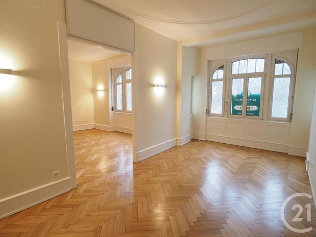 Appartement F4 à louer - 4 pièces - 107.5 m2 - STRASBOURG - 67 - ALSACE - Century 21 Weibel